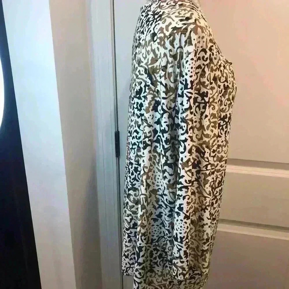 JM Collection Woman Sz 3X Blouse Beige Tan  Black Geometric Print Scoop Neck - Picture 3 of 5